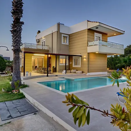 Gia's Luxury Villa Asgourou