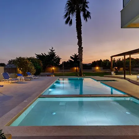 Gia's Luxury
