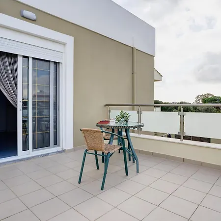 Gia's Luxury * Azgúru