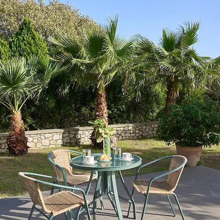 Gia's Luxury * Azgúru