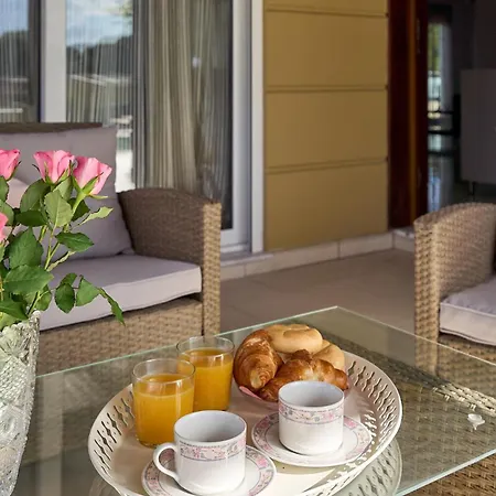 Villa Gia's Luxury Asgourou