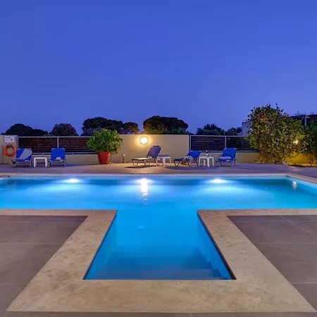 Gia's Luxury Villa *