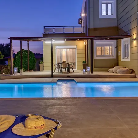 Gia's Luxury Villa *