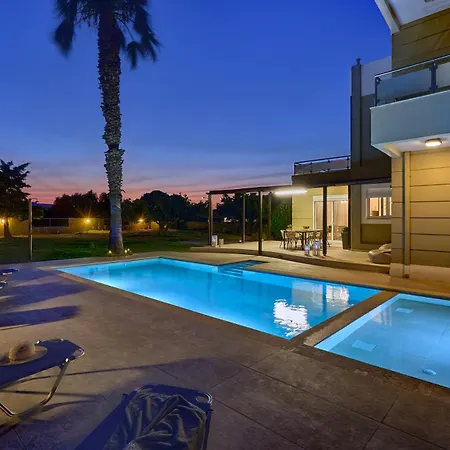 Villa Gia's Luxury Asgourou