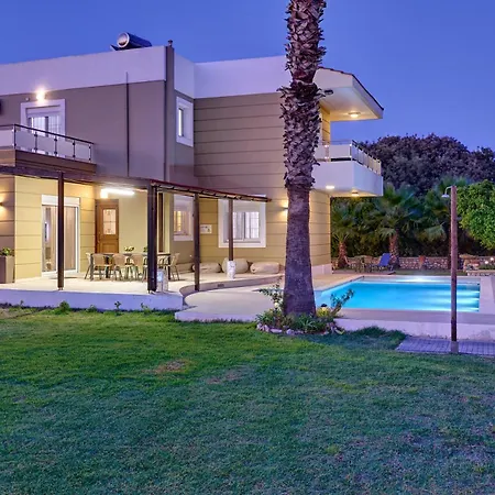 Gia's Luxury * Azgúru