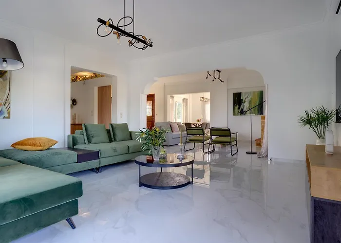 Villa Gia's Luxury Asgourou