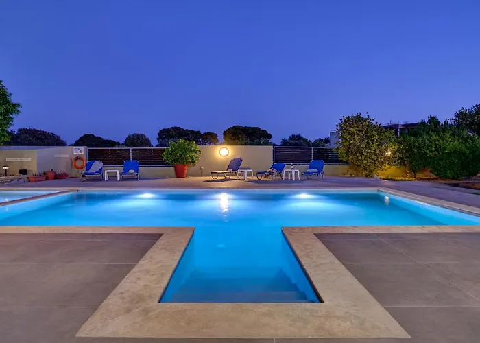 Gia's Luxury Villa *