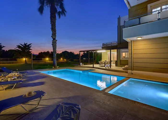 Villa Gia's Luxury Asgourou