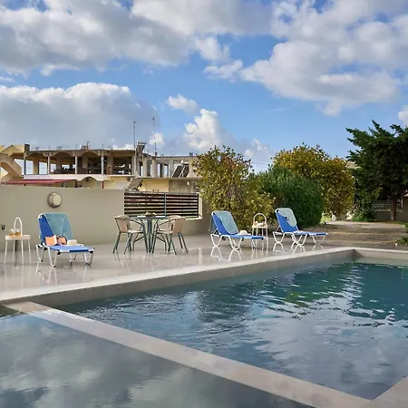 Villa Gia's Luxury Asgourou